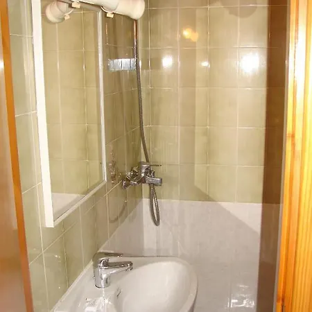 Hostal Talamanca 2*